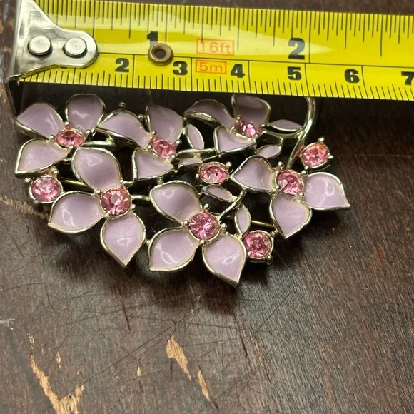 Sarah Coventry gold tone vintage enamel and pink rhinestone flower large brooch - Picture 4 of 6